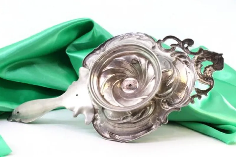 Pamono Silver Paddle with Reliefs, Applications and Cutouts & Handle Resting on a Circular Base> Candleholders