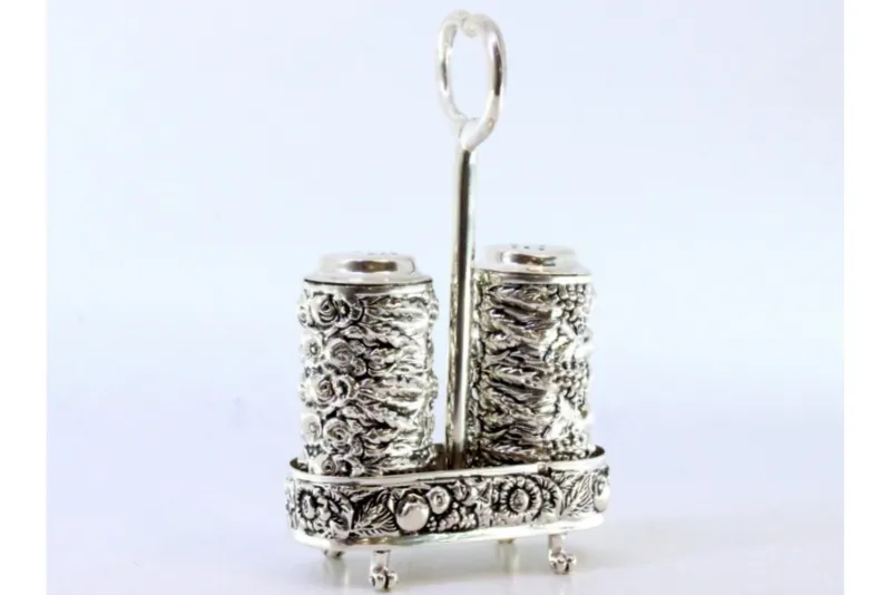 Pamono Silver Salt and Pepper Shakers with Embossed Floral Motifs> Salt & Pepper Shakers