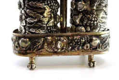 Pamono Silver Salt and Pepper Shakers with Floral Motifs and Claw-Shaped Feet, Set of 2><noscript><img width=