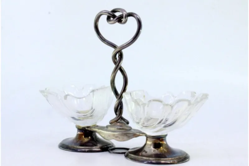Pamono Silver Salt and Pepper Shakers with Shell-Shaped Glass Containers, Set of 2> Salt & Pepper Shakers