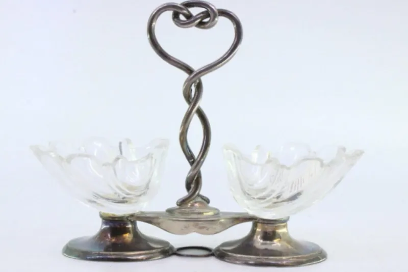 Pamono Silver Salt and Pepper Shakers with Shell-Shaped Glass Containers, Set of 2> Salt & Pepper Shakers