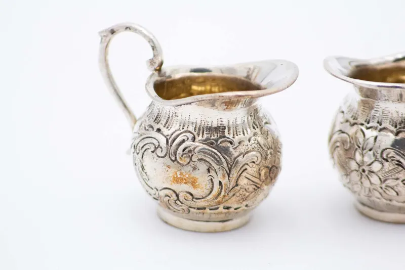 Pamono Silver Salt and Pepper Shakers with Embossed Floral Motifs, Set of 2> Salt & Pepper Shakers