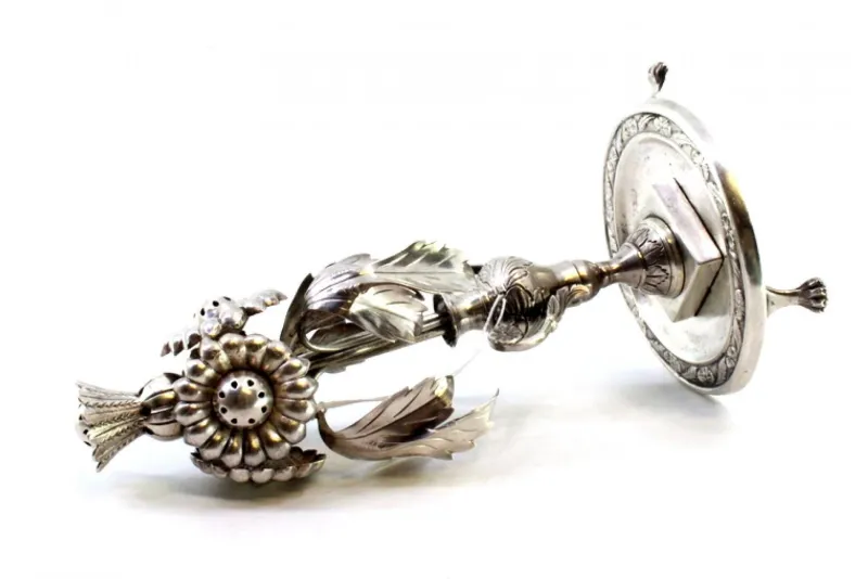 Pamono Silver Toothpick Holder with Floral Reliefs and Applications, Jar with Circular Base and Claw-Shaped Feet> Dinnerware Accessories
