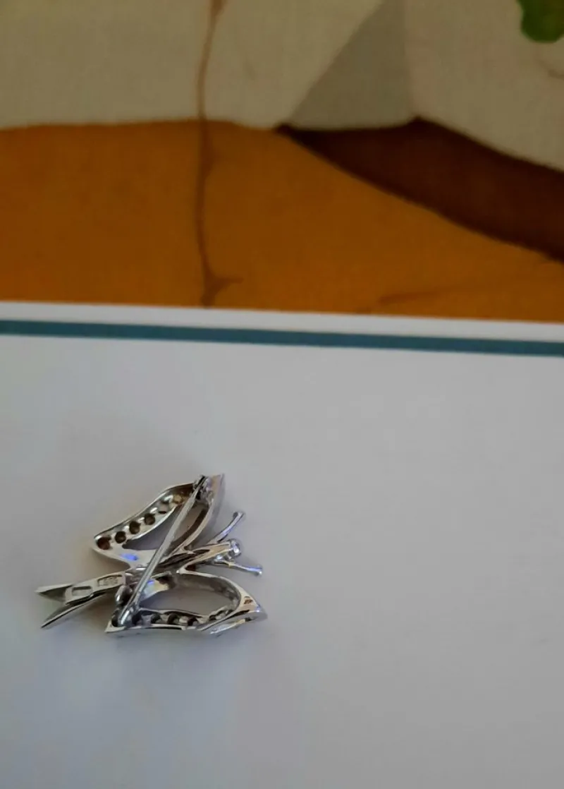 Pamono Small 14 Karat Gold Butterfly Brooch with Diamonds, 1980s