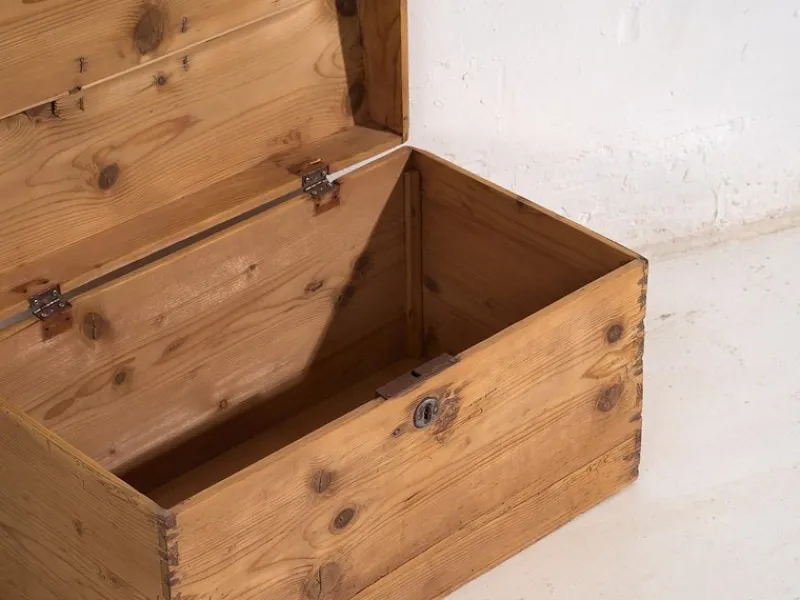 Pamono Small Antique Chest, 1920s