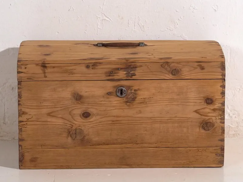 Pamono Small Antique Chest, 1920s