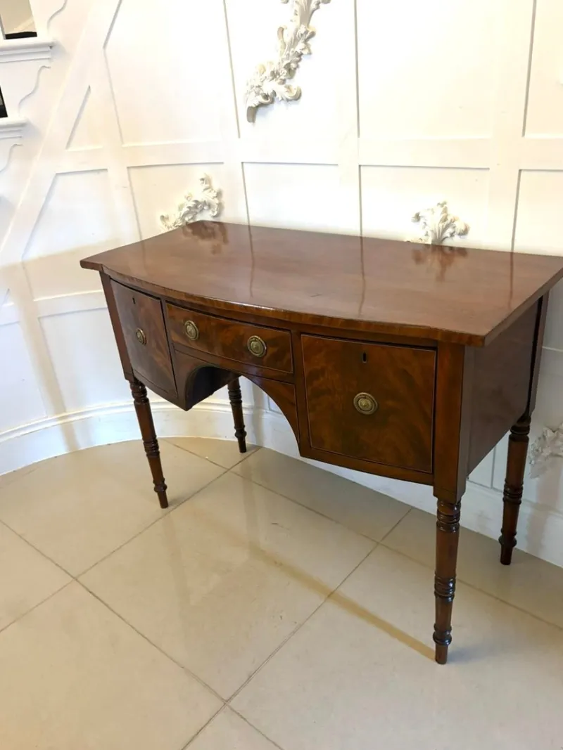Pamono Small Antique George III Figured Mahogany Bow Front Sideboard, 1800s> Sideboards & Buffets