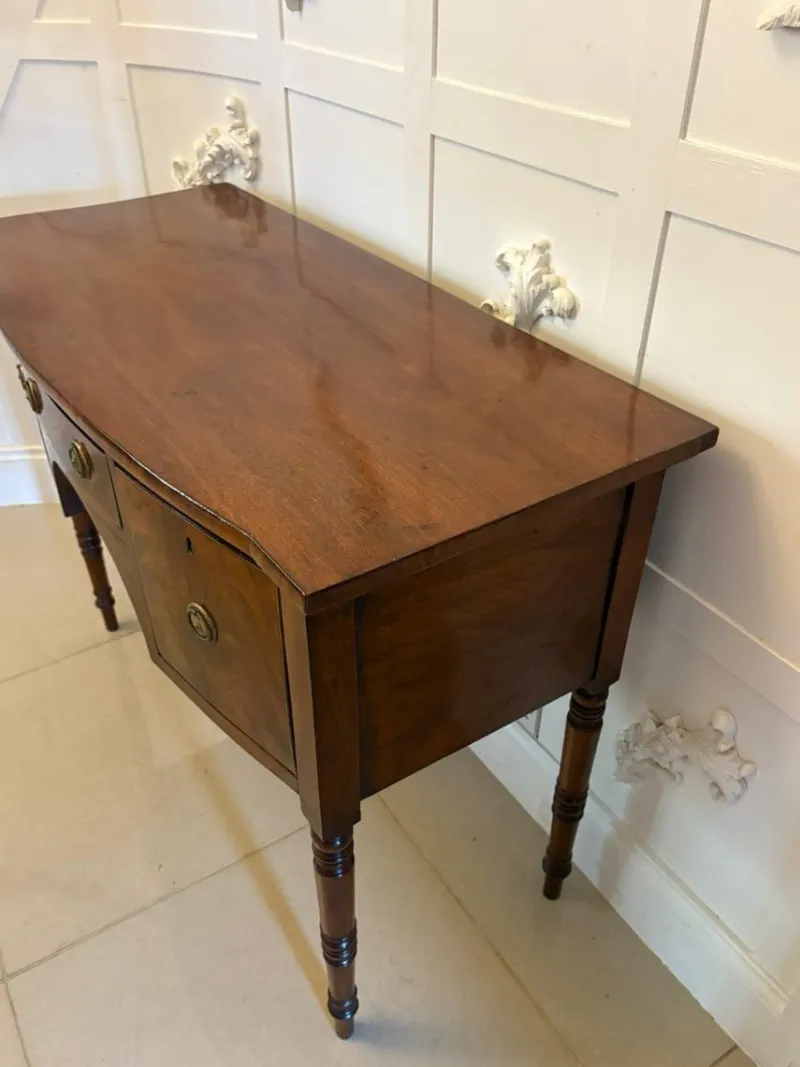 Pamono Small Antique George III Figured Mahogany Bow Front Sideboard, 1800s> Sideboards & Buffets