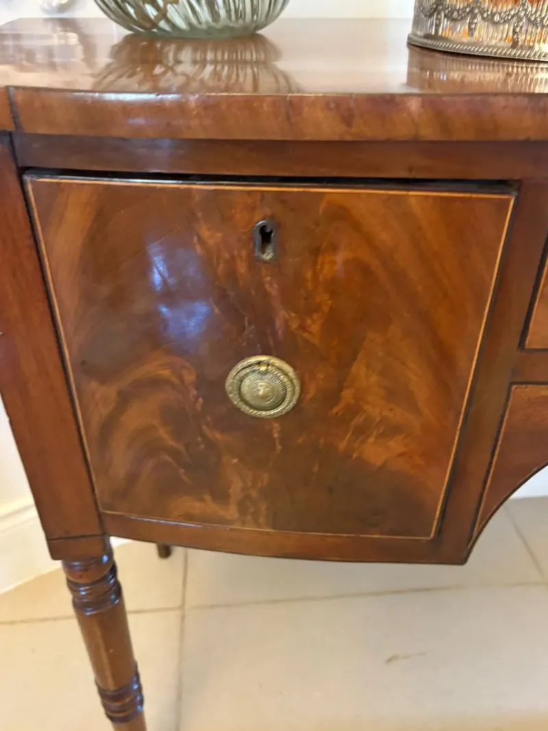 Pamono Small Antique George III Figured Mahogany Bow Front Sideboard, 1800s> Sideboards & Buffets