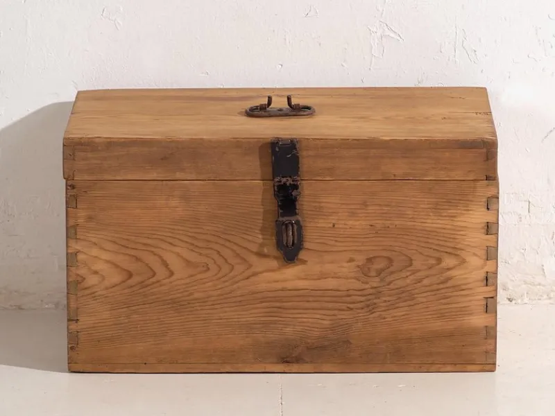 Sale Pamono Small Antique Storage Chest, 1920s