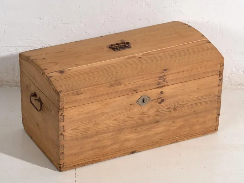 Outlet Pamono Small Antique Travel Chest, 1900s