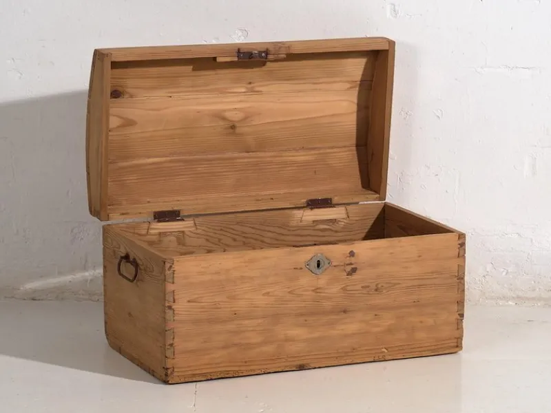 Outlet Pamono Small Antique Travel Chest, 1900s