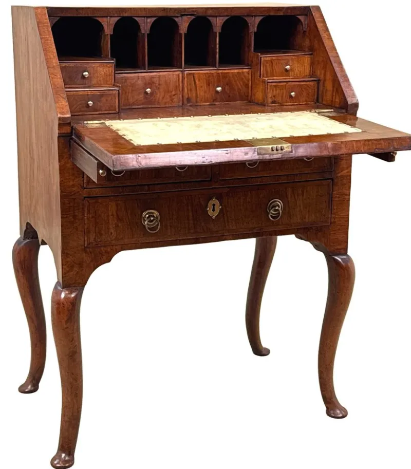 Clearance Pamono Small Antique Walnut Secretaire, 1720
