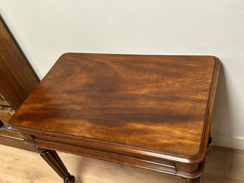 Pamono Small Antique Writing or Side Table> Desks