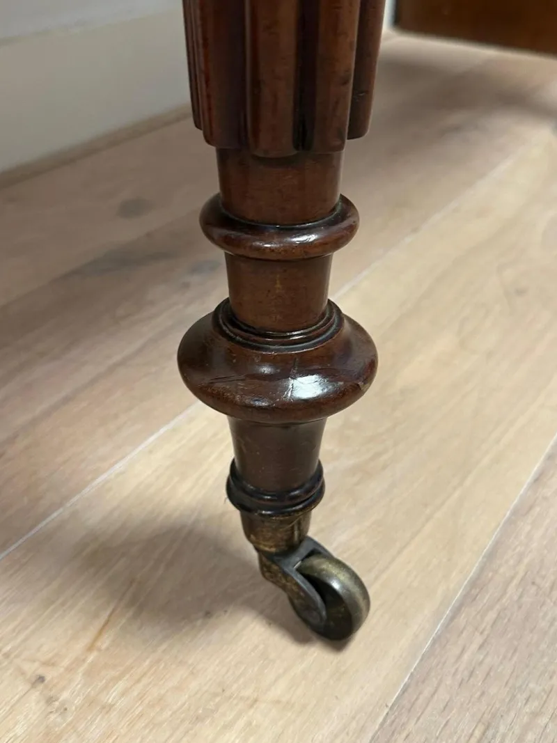Pamono Small Antique Writing or Side Table> Desks