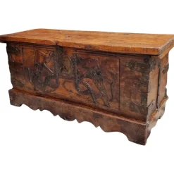 New Pamono Small Carved Walnut Coffer, Early 16th Century