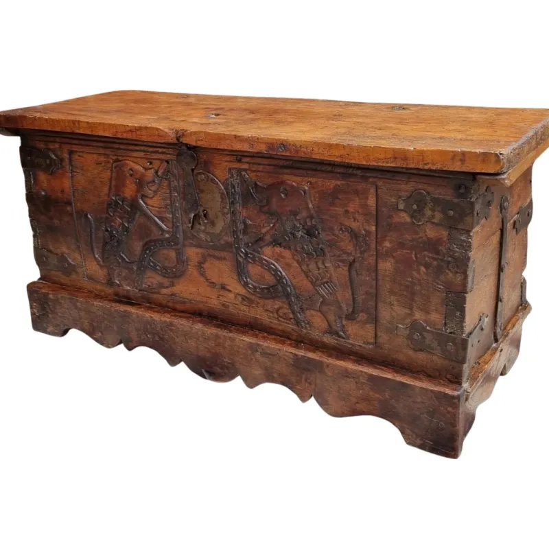 New Pamono Small Carved Walnut Coffer, Early 16th Century