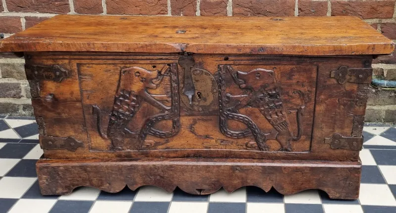 New Pamono Small Carved Walnut Coffer, Early 16th Century
