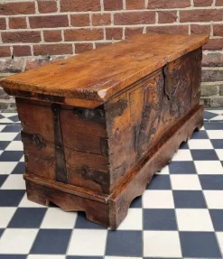 New Pamono Small Carved Walnut Coffer, Early 16th Century