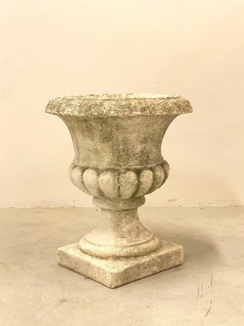 Pamono Small Concrete Vase, 1970s> Garden Accessories