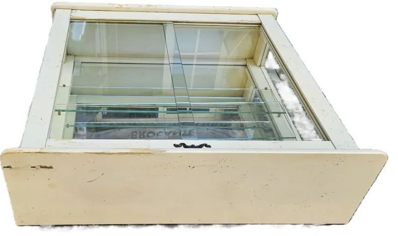 Discount Pamono Small French Wall-Mounted Display Case in Painted Wood, 1920s