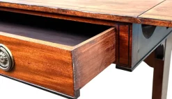 Hot Pamono Small Georgian Side Table in Mahogany, 1800