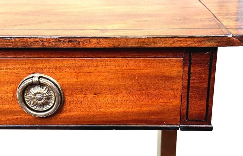 Hot Pamono Small Georgian Side Table in Mahogany, 1800