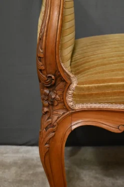 Sale Pamono Small Louis XV Style Bench with Armrests in Blond Mahogany, 1920s