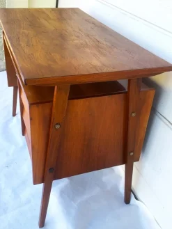 Pamono Small Mid-Century Modern Desk, 1950s-1970s><noscript><img width=