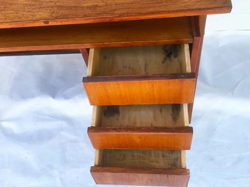 Pamono Small Mid-Century Modern Desk, 1950s-1970s> Desks