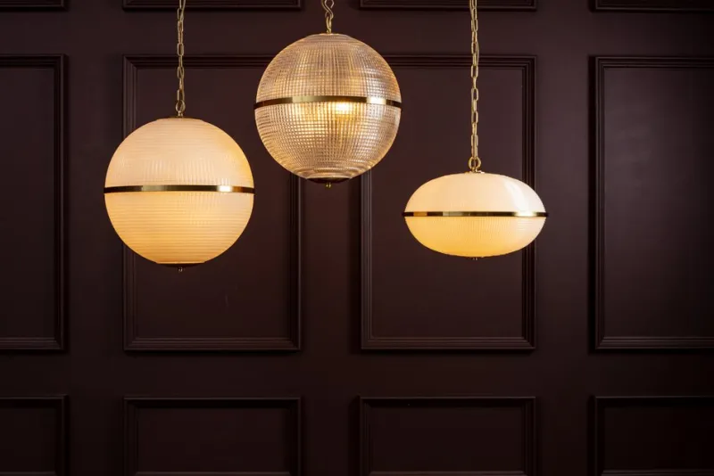 Sale Pamono Small Opaline Parisian Globe Pendant from Pure White Lines