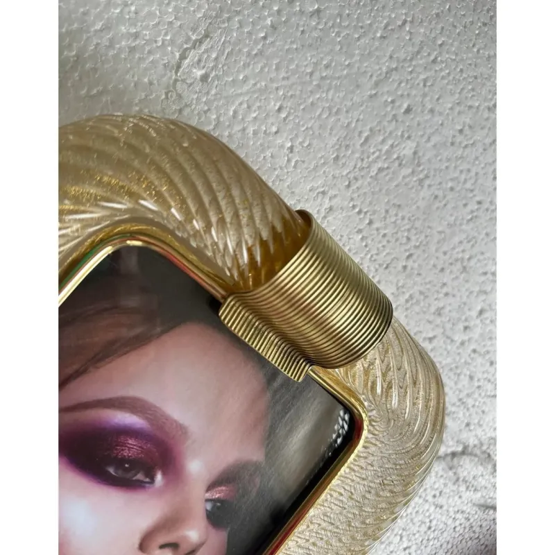 Pamono Small Picture Frame in Murano Glass and Brass by Simoeng> Decorative Objects