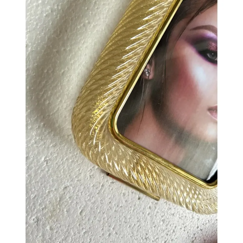 Pamono Small Picture Frame in Murano Glass and Brass by Simoeng> Decorative Objects