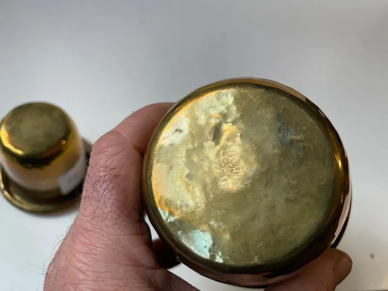 Pamono Small Swedish Grace Hammered Brass Planters, 1940s, Set of 2> Planters And Jardiniere