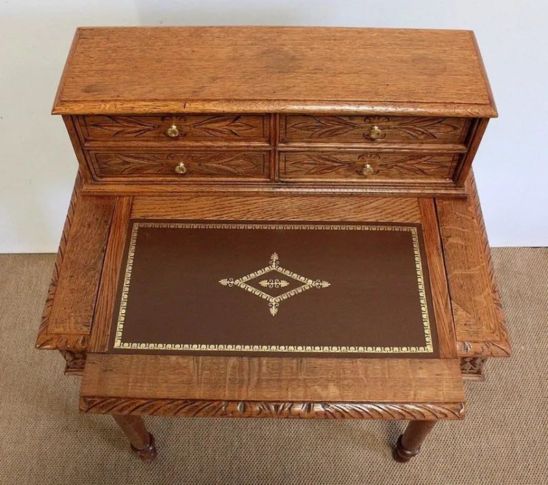 Discount Pamono Small Tiered Child's Desk in Solid Oak, Late 19th Century