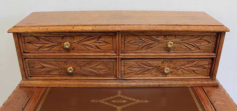 Discount Pamono Small Tiered Child's Desk in Solid Oak, Late 19th Century