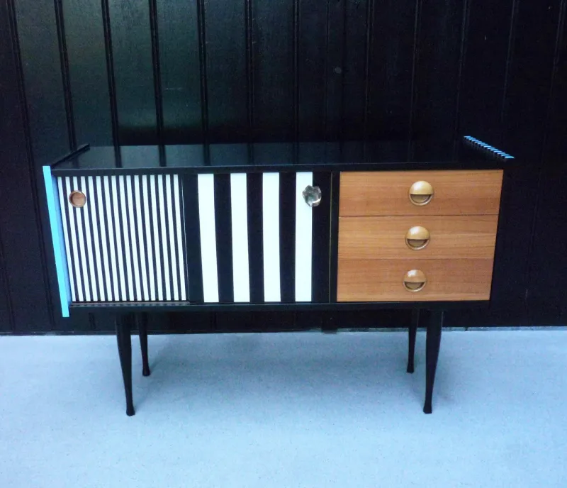 Pamono Small Vintage Chest of Drawers, 1950s> Dressers, Commodes & Chests