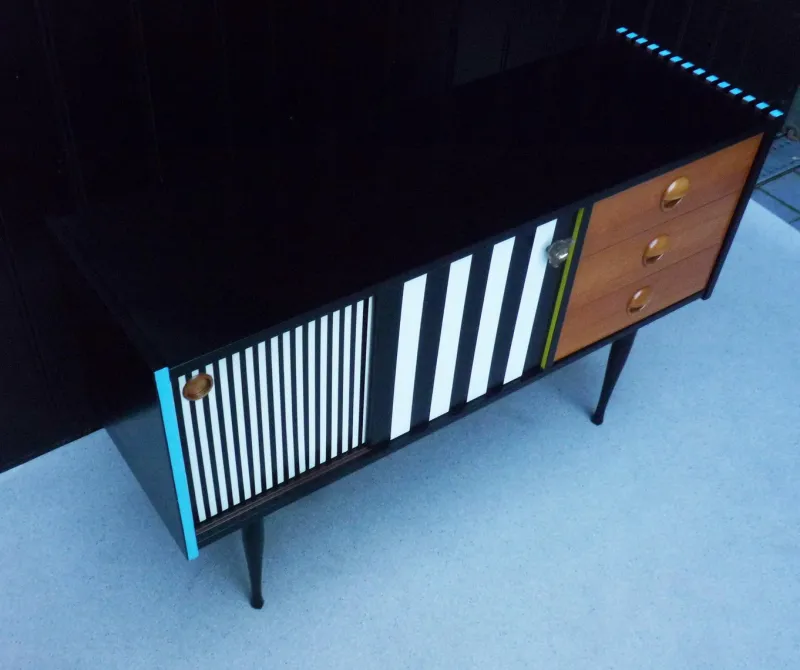 Pamono Small Vintage Chest of Drawers, 1950s> Dressers, Commodes & Chests