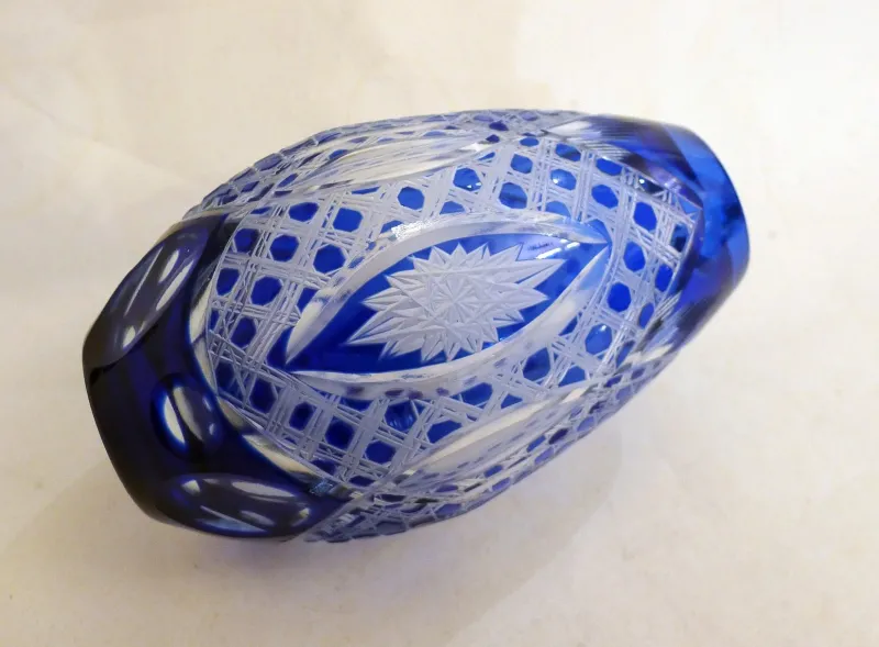 Pamono Small Vintage Vase in Cut Bohemian Crystal with Cobalt Blue, 1960s> Vases
