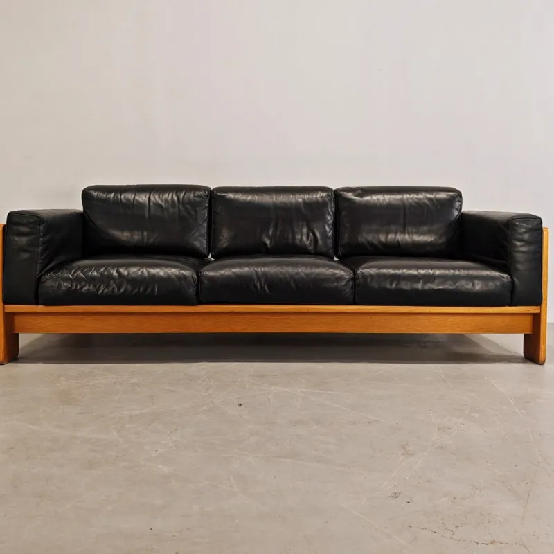 Pamono Sofa and Armchairs Mod. Bastiano in Oak Wood and Black Leather by Afra and Tobia Scarpa for Gavina, 1960s, Set of 3> Living Room Sets