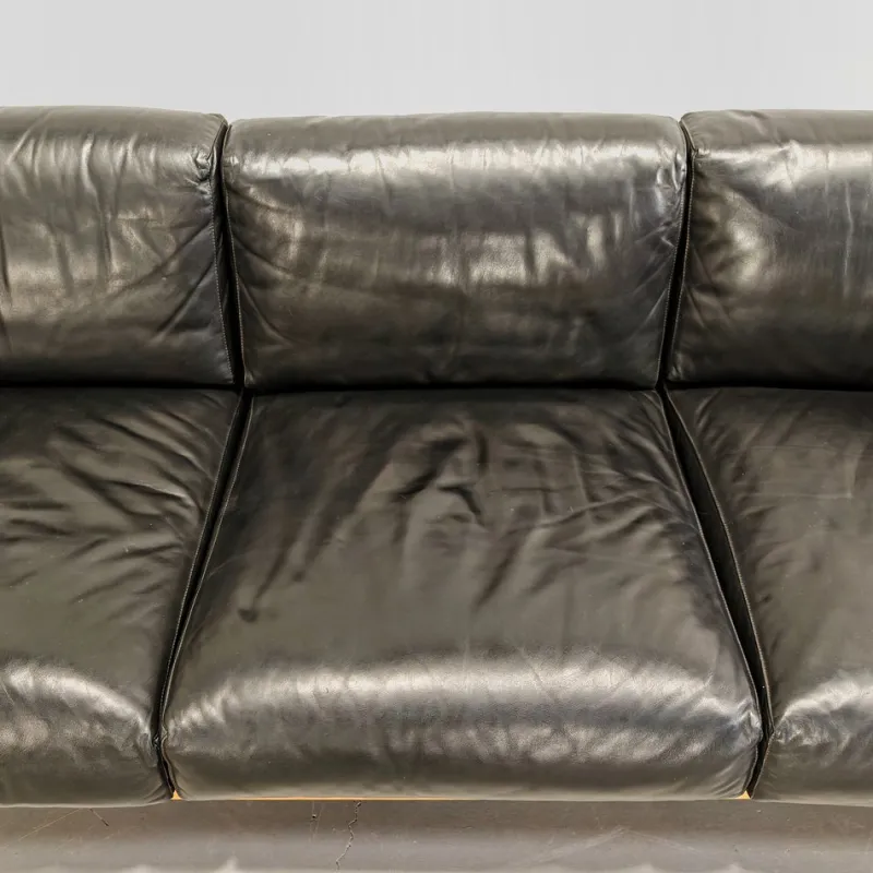 Pamono Sofa and Armchairs Mod. Bastiano in Oak Wood and Black Leather by Afra and Tobia Scarpa for Gavina, 1960s, Set of 3> Living Room Sets