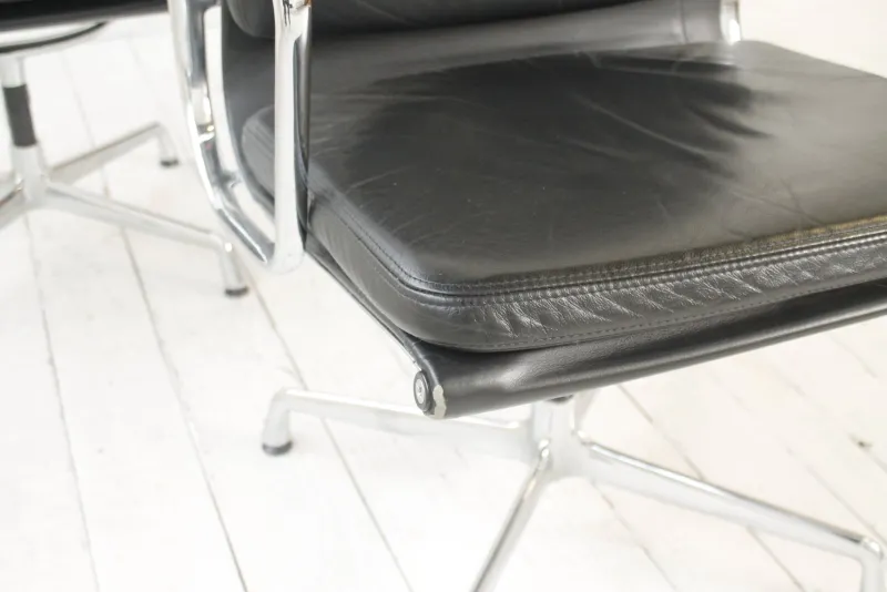 New Pamono Soft Pad Ea 207 Chair by Charles & Ray Eames for Vitra