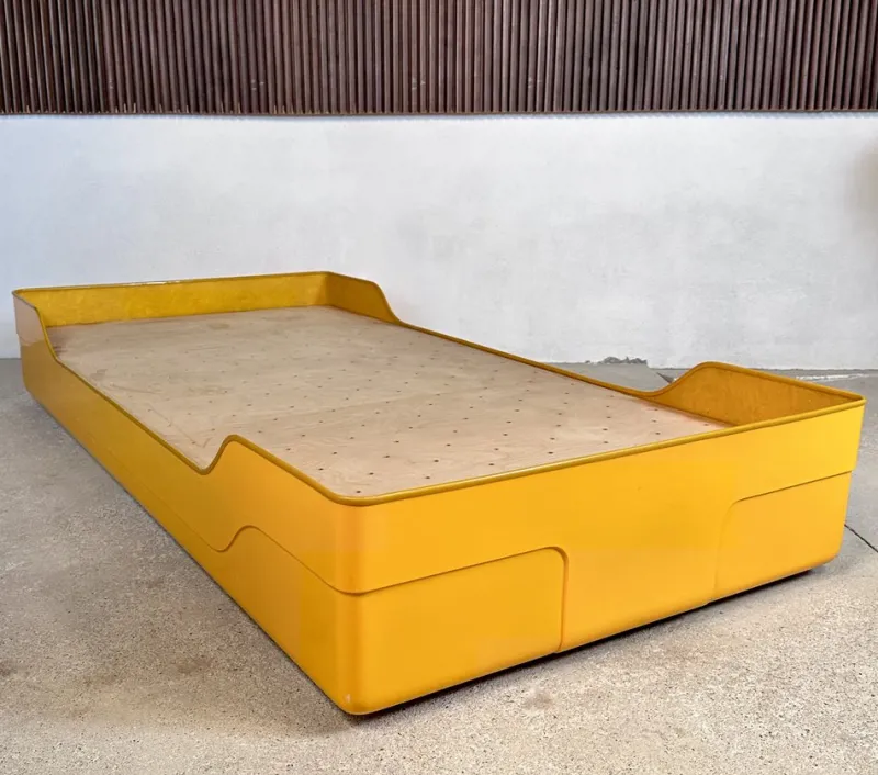 Pamono Space Age Daybed by Marc Berthier for Roche Bobois, 1960s> Daybeds & Chaises Lounges