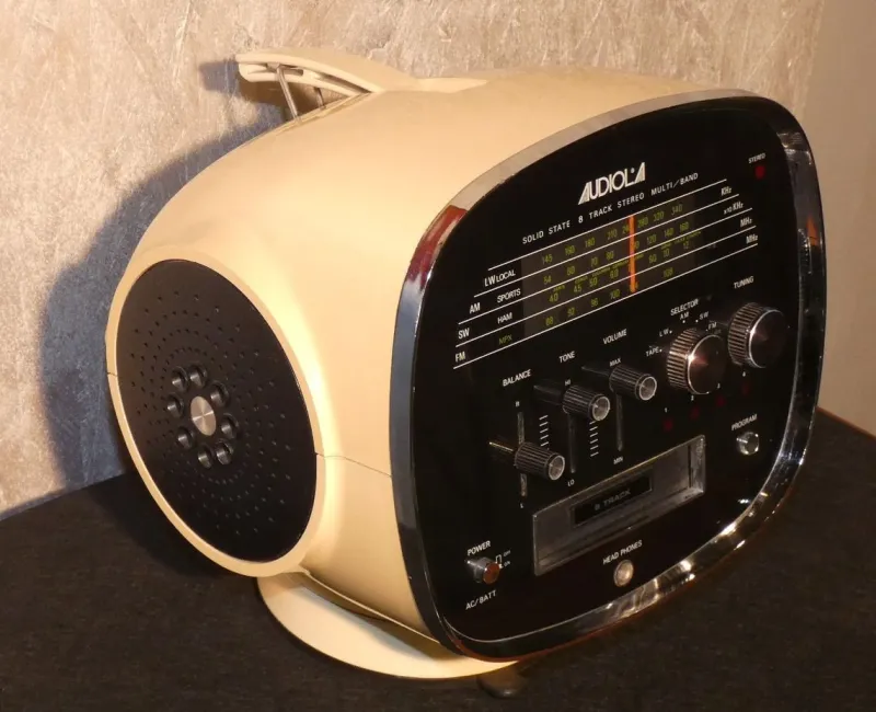 Pamono Space Age Model TCM 5500 Solid State 8 Track Stereo Multiband Radio from Audiola Sakura, 1970s> Electronics