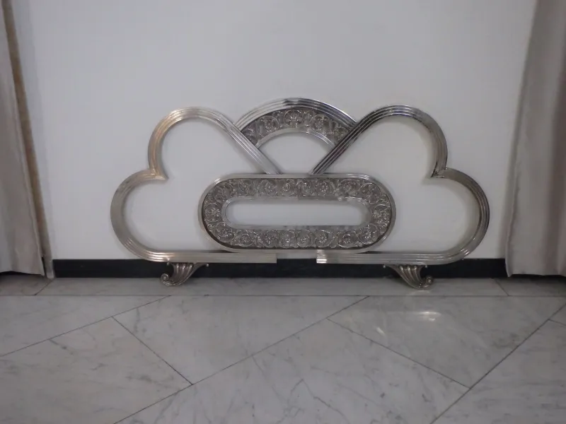 Pamono Spanish Art Deco Nickel Double Bed with Decorative Floral Elements, 1930, Set of 2> Beds & Bedroom Sets