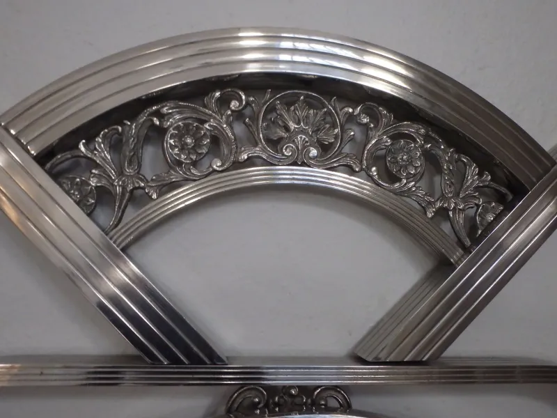Pamono Spanish Art Deco Nickel Double Bed with Decorative Floral Elements, 1930, Set of 2> Beds & Bedroom Sets