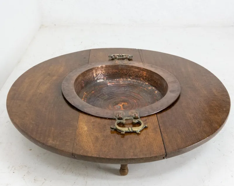 Pamono Spanish Basque Oak & Copper Brazier or Planter, 19th Century> Planters And Jardiniere