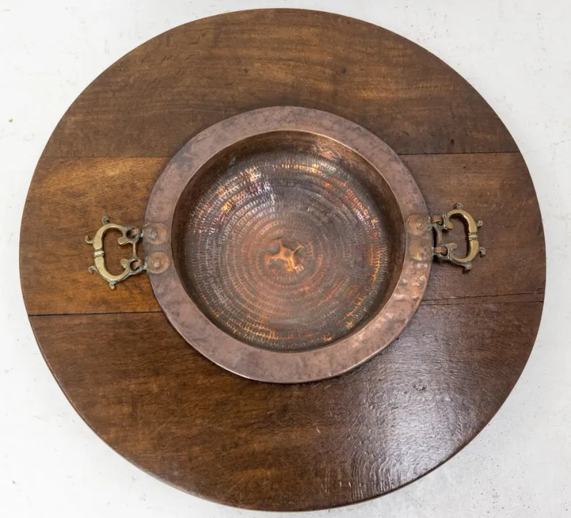 Pamono Spanish Basque Oak & Copper Brazier or Planter, 19th Century> Planters And Jardiniere