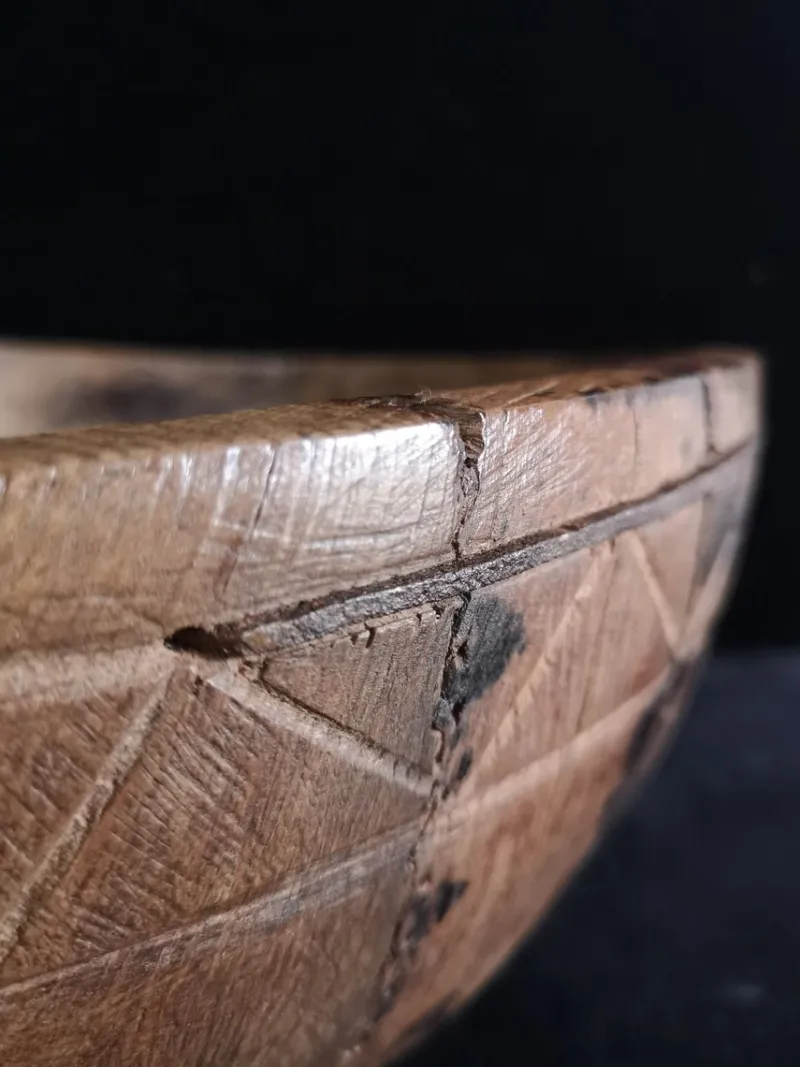New Pamono Spanish Dug-Out Decorated Shepherd's Bowl in Oak, 1800s