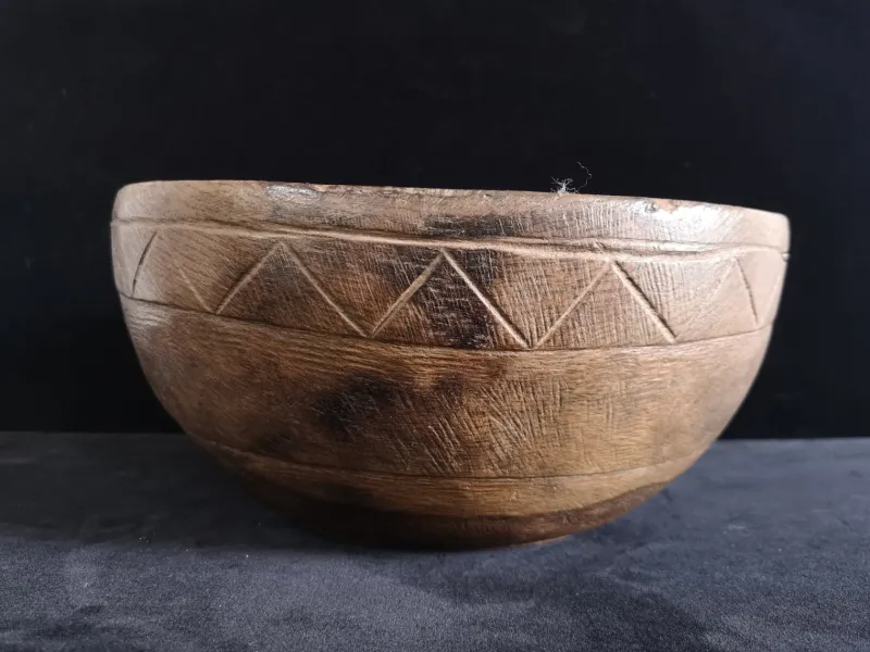 New Pamono Spanish Dug-Out Decorated Shepherd's Bowl in Oak, 1800s